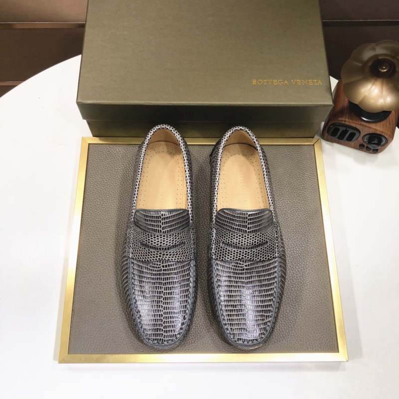 bo*te*ga Ve*ne*ta leather shoes